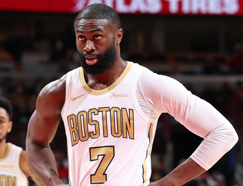 开云官方平台-赫尔特0.2秒三分准绝杀!公牛8人上双险胜绿军 布朗33+8+5