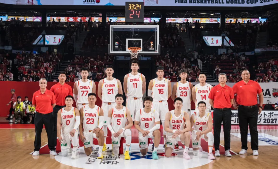 开云官方平台-12人名单保持不变!中国男篮再迎挑战,力求全胜!